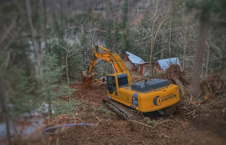 Démolition d’un chalet en montagne - Laurentides