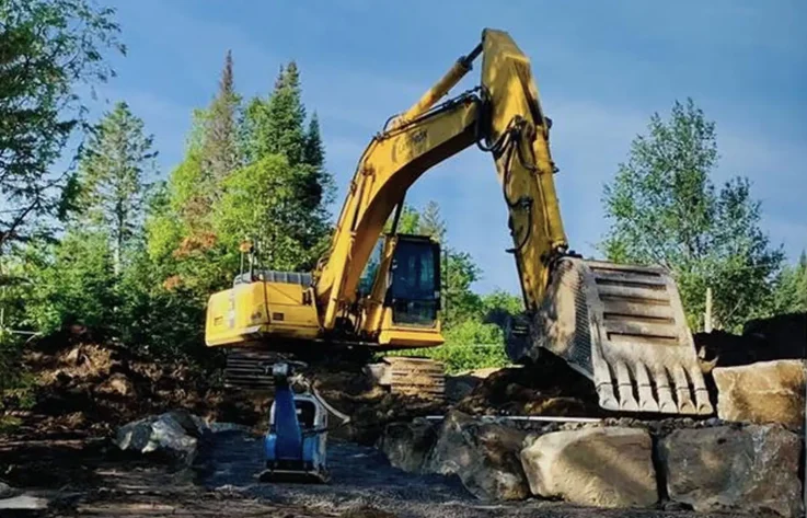Excavation résidentielle - aménagement pierres - Rive Nord