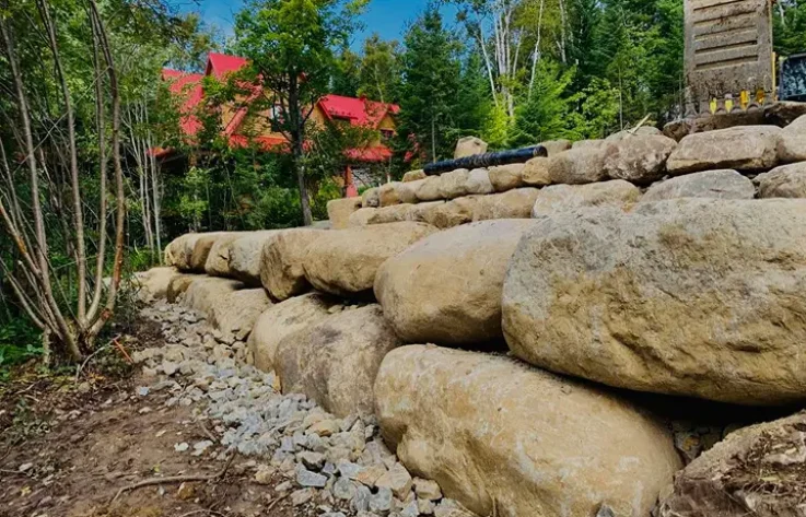 Mur de roches multi-niveaux - Laurentides