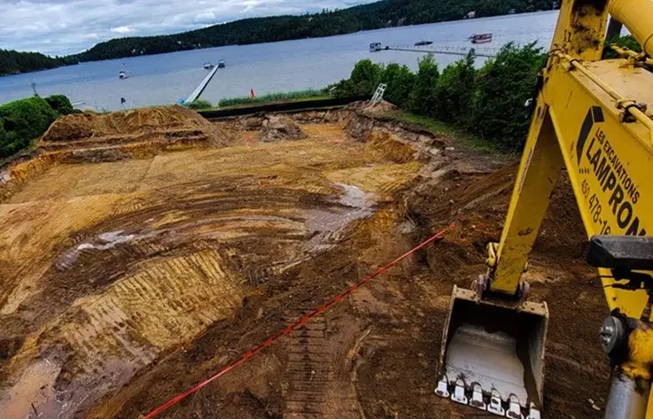 Excavation au bord de l’eau - Laurentides